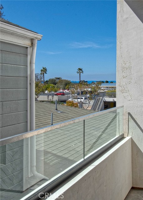 Detail Gallery Image 18 of 18 For 710 Avocado Ave #B,  Corona Del Mar,  CA 92625 - 3 Beds | 3/1 Baths