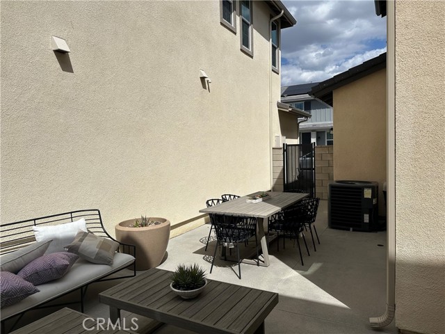 Detail Gallery Image 5 of 21 For 6600 Gotto Ln., Fontana,  CA 92336 - 4 Beds | 3 Baths