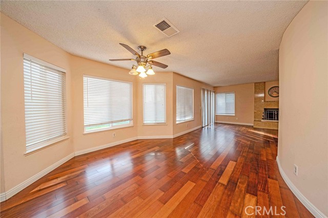 Detail Gallery Image 12 of 28 For 2100 Winterwood, Fullerton,  CA 92833 - 4 Beds | 3 Baths