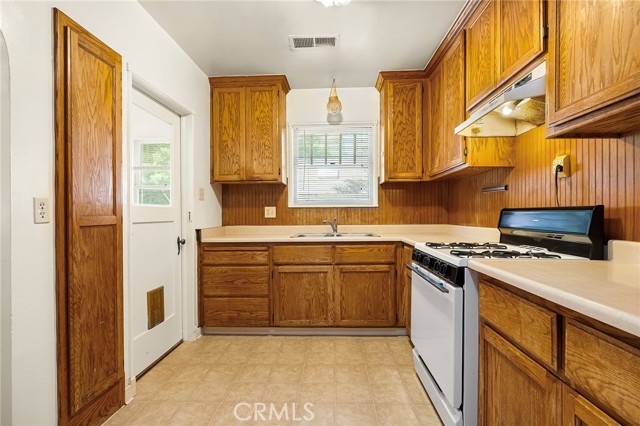 148 W 8th Avenue, Chico CA: https://media.crmls.org/medias/bcc950ad-c409-4010-9074-a35a9ab08dfb.jpg