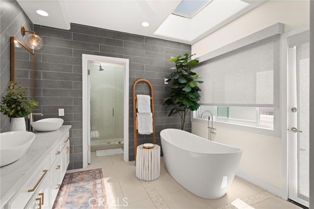 302 Carnation Avenue, Corona del Mar CA: https://media.crmls.org/medias/bcc97fd8-1c4e-4601-a6d5-c1a5e57adad1.jpg