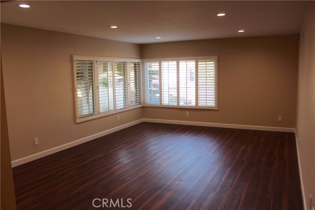 Detail Gallery Image 11 of 33 For 1556 23rd St, Manhattan Beach,  CA 90266 - 3 Beds | 2 Baths