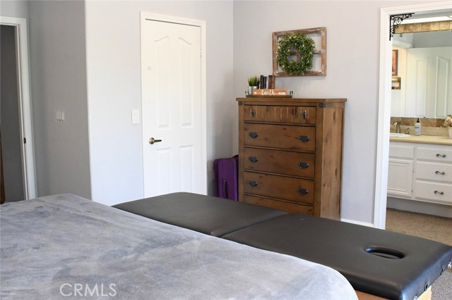 Detail Gallery Image 12 of 17 For 28338 Maxine, Saugus,  CA 91350 - 4 Beds | 3 Baths