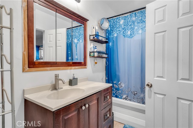 Detail Gallery Image 27 of 36 For 410 E Piru St, Los Angeles,  CA 90061 - 4 Beds | 2 Baths