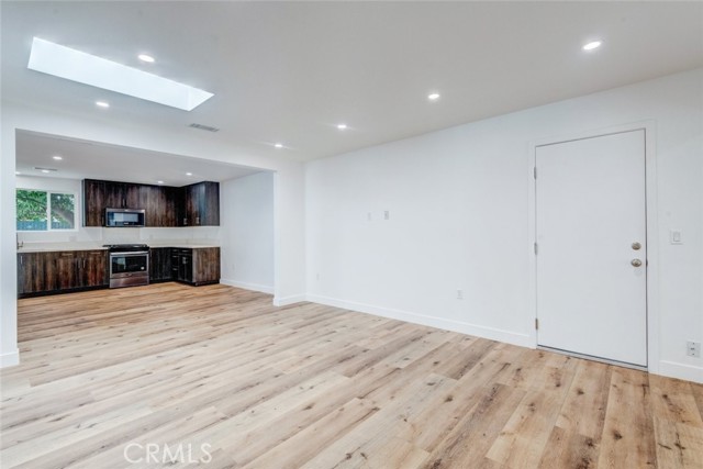 Detail Gallery Image 37 of 53 For 17024 Sherman Way, Van Nuys,  CA 91406 - 3 Beds | 2 Baths