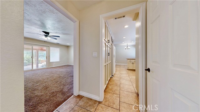 15460 Mandan Road, Apple Valley CA: https://media.crmls.org/medias/bccdc628-1a2e-4cc3-95cc-172b30117499.jpg