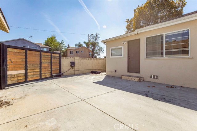 14537 Wyandotte photo 26