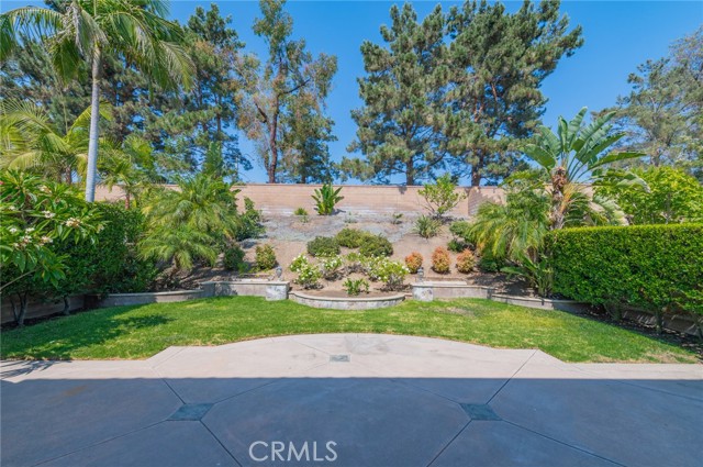 11 Lynnfield, Irvine CA: https://media.crmls.org/medias/bccede5d-6d11-461d-9622-6b6a0479ff66.jpg