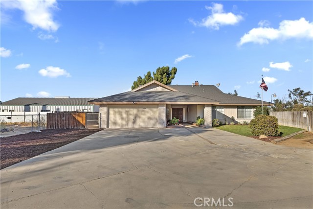Detail Gallery Image 1 of 1 For 1875 Paddock Ln, Norco,  CA 92860 - 4 Beds | 2 Baths
