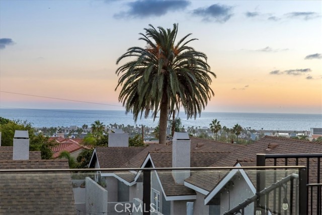 605 Lucia Avenue, Redondo Beach, California 90277, 4 Bedrooms Bedrooms, ,3 BathroomsBathrooms,Residential,Sold,Lucia,SB22209158