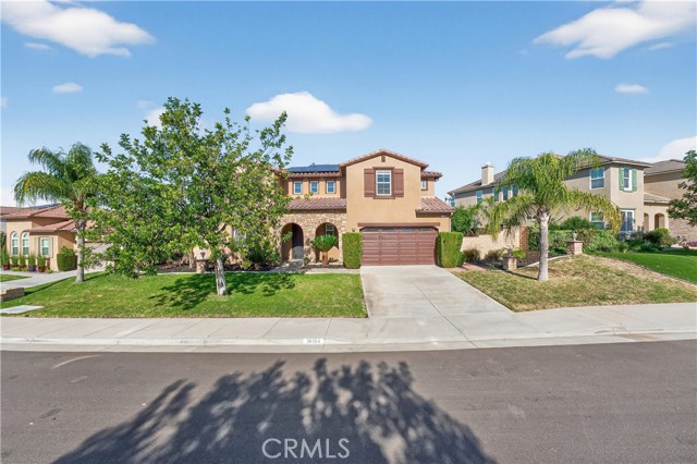 Detail Gallery Image 2 of 30 For 16154 Skyridge Dr, Riverside,  CA 92503 - 5 Beds | 3/1 Baths