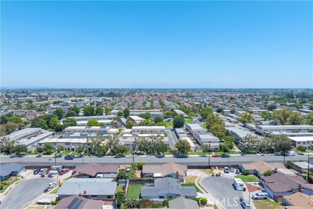 8381 E Blithedale Street, Long Beach CA: https://media.crmls.org/medias/bcd01324-281e-4a8e-bc28-5af86adc3663.jpg