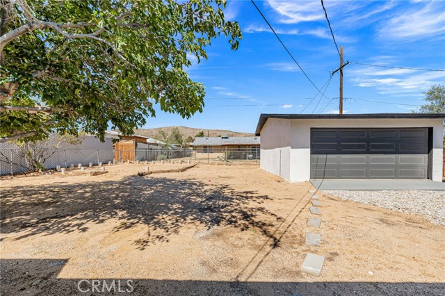 61730 Oleander Drive, Joshua Tree CA: https://media.crmls.org/medias/bcd05e1e-bee3-4311-856d-2859d641e8c2.jpg
