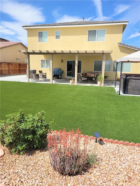 Detail Gallery Image 14 of 21 For 15105 Mateo Prado Way, Victorville,  CA 92394 - 3 Beds | 2/1 Baths