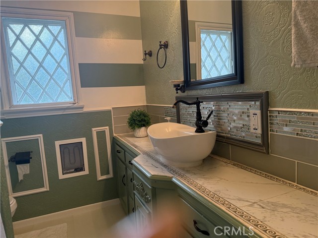 Detail Gallery Image 5 of 15 For 2779 N Arrowhead, San Bernardino,  CA 92405 - 3 Beds | 1 Baths