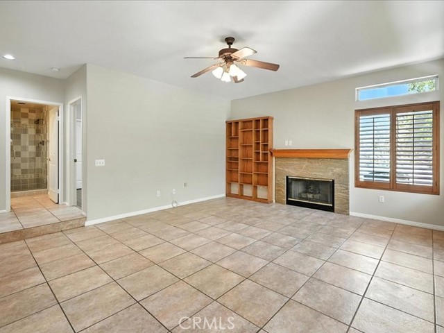 Detail Gallery Image 13 of 45 For 14433 Grandifloras Rd, Canyon Country,  CA 91387 - 4 Beds | 3 Baths