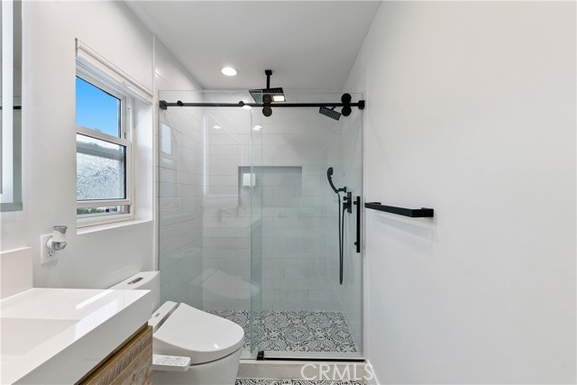 Detail Gallery Image 22 of 43 For 24411 Highlander Rd, West Hills,  CA 91307 - 5 Beds | 2/1 Baths