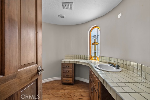 25472 Via Acorde, Valencia CA: https://media.crmls.org/medias/bcd322b6-382b-4c22-bc05-fea81de680ed.jpg