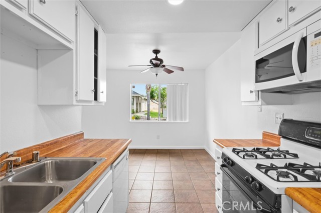 Detail Gallery Image 12 of 22 For 655 Walnut, Lake Elsinore,  CA 92530 - 2 Beds | 2 Baths