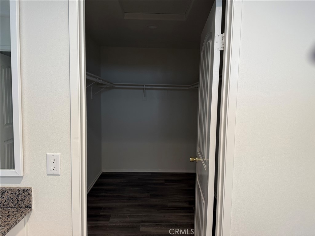 https://media.crmls.org/medias/bcd3ca91-4fcc-4e09-a454-c32ce0a56342.jpg?preset=X-Large