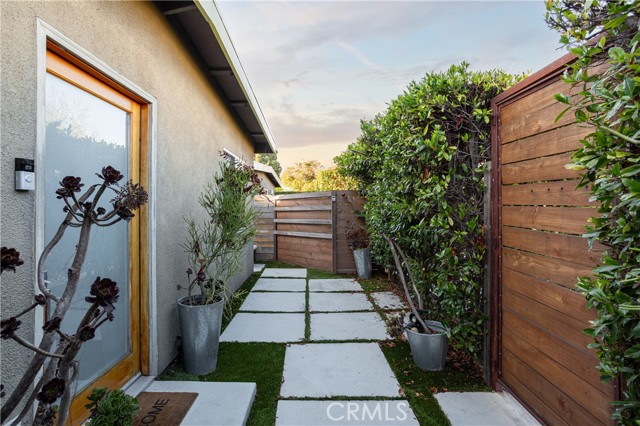 Detail Gallery Image 16 of 18 For 541 a Bernard St, Costa Mesa,  CA 92627 - 2 Beds | 1 Baths