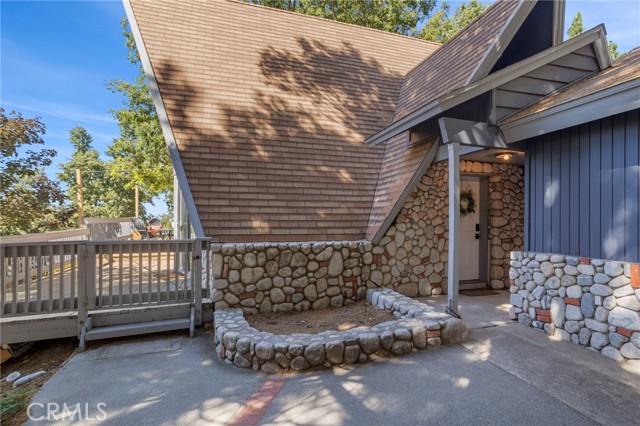 Detail Gallery Image 5 of 40 For 26413 Apache Trl, Rimforest,  CA 92378 - 2 Beds | 1 Baths