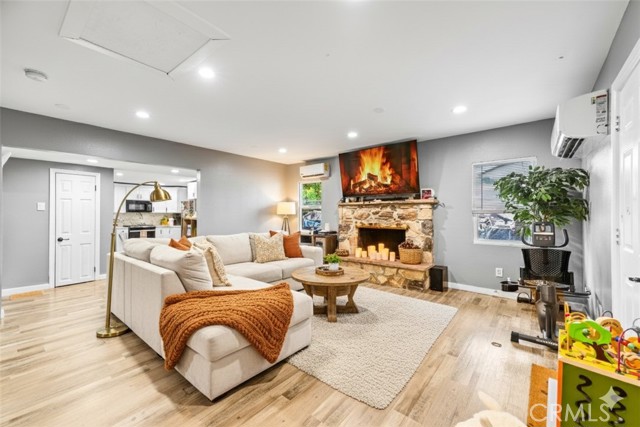 Detail Gallery Image 3 of 23 For 12029 2nd Ave, Lynwood,  CA 90262 - 3 Beds | 1 Baths