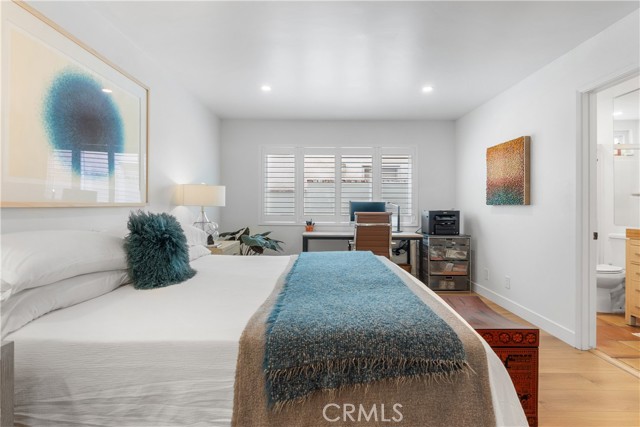 304 Larkspur Avenue, Corona del Mar CA: https://media.crmls.org/medias/bcd51c06-d893-4e58-a30c-cebca6612eb4.jpg