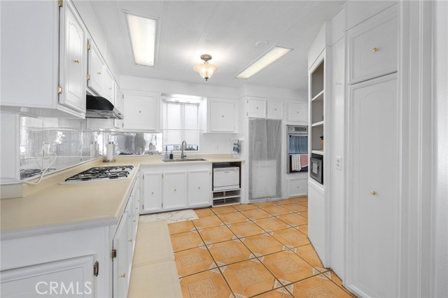 1919 W Coronet Avenue, Anaheim CA: https://media.crmls.org/medias/bcd5a434-6627-4ef0-89ee-232b4fb33652.jpg