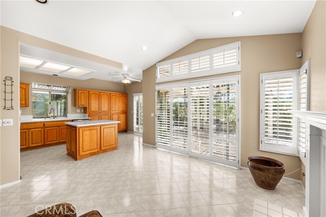 40376 Via Estrada, Murrieta CA: https://media.crmls.org/medias/bcd627e1-1908-4a68-a1e9-f398f363658f.jpg