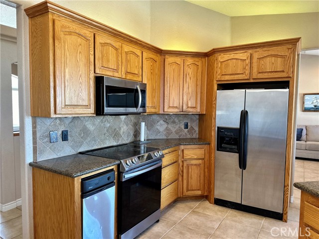 Detail Gallery Image 4 of 42 For 20120 Juniper Rd, Apple Valley,  CA 92308 - 4 Beds | 3 Baths