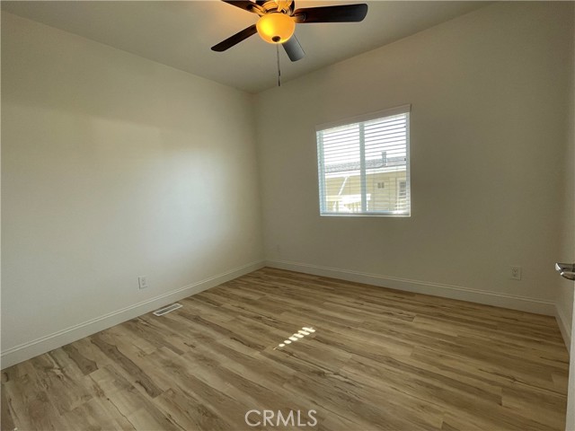 Detail Gallery Image 7 of 12 For 929 E Foothill Bld #187,  Upland,  CA 91786 - 3 Beds | 2 Baths