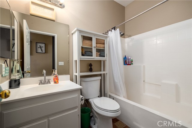8421 Long View Avenue, Hesperia CA: https://media.crmls.org/medias/bcd7698c-983b-4942-b499-57a2f394207a.jpg