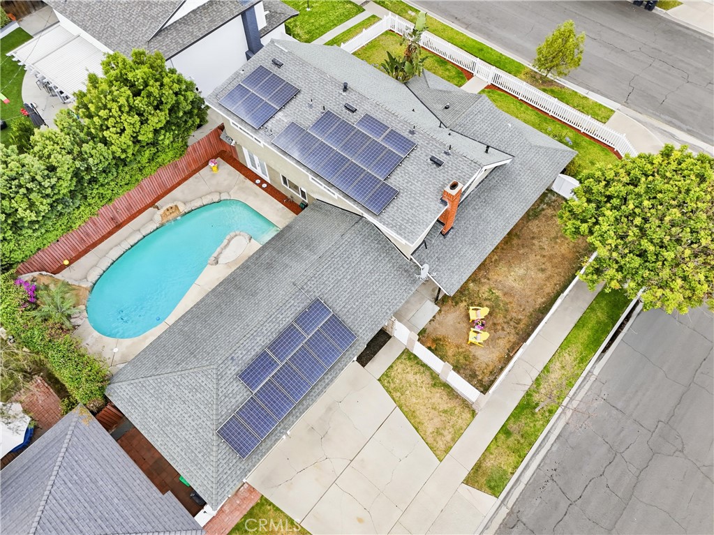 https://media.crmls.org/medias/bcd86bb8-2cc5-4a37-a3fa-4088c9920053.jpg?preset=X-Large