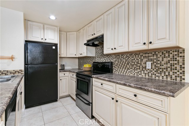 Detail Gallery Image 7 of 32 For 101 E Cypress, Redlands,  CA 92373 - 3 Beds | 2/1 Baths