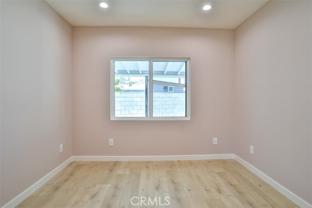 2111 Scott Road, Burbank CA: https://media.crmls.org/medias/bcd9bf2e-14b3-4ac2-ad12-ae8824da4936.jpg