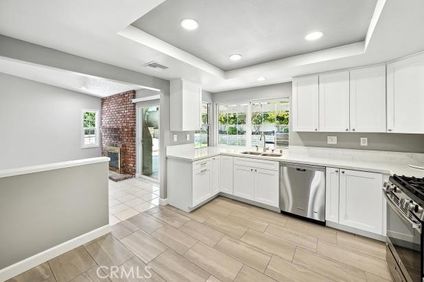 Detail Gallery Image 5 of 29 For 28620 Kathleen Ave, Saugus,  CA 91390 - 3 Beds | 2 Baths