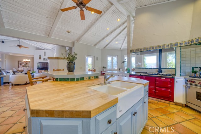 1220 Bassi Drive, San Luis Obispo CA: https://media.crmls.org/medias/bcda786c-6b1b-4fab-bf41-594c28f65bcf.jpg