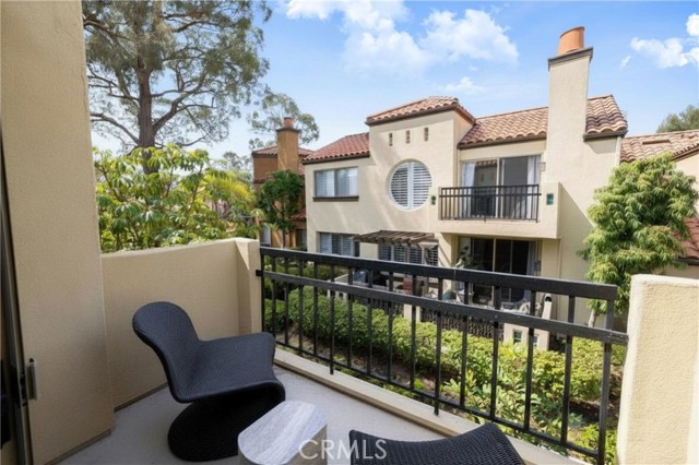 Detail Gallery Image 12 of 27 For 909 Muirfield, Newport Beach,  CA 92660 - 2 Beds | 2/1 Baths