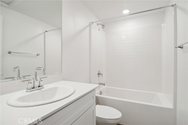 Detail Gallery Image 18 of 29 For 228 Farley Ln, Pomona,  CA 91767 - 2 Beds | 2/1 Baths