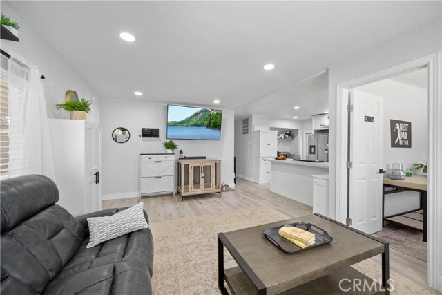 Detail Gallery Image 6 of 21 For 17086 Esperanza Dr, Perris,  CA 92570 - 3 Beds | 2 Baths