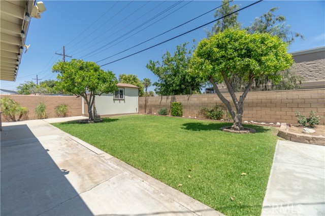 5611 Harold Street, Riverside CA: https://media.crmls.org/medias/bcdc5c20-c3cc-4a53-883d-cbc2f9193e87.jpg