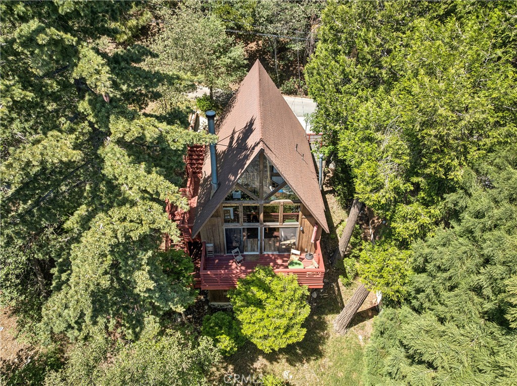 https://media.crmls.org/medias/bcdcb2d4-5e93-4a0e-a86f-66262e7bd323.jpg?preset=X-Large