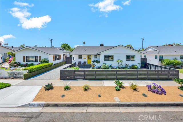 1402 E Rose Avenue, Orange CA: https://media.crmls.org/medias/bcdd894b-0196-43dd-ac67-03d125b4c888.jpg