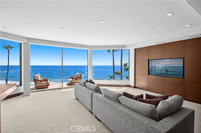 88 Emerald, Laguna Beach CA: https://media.crmls.org/medias/bcddacfe-9d46-4833-8991-53dd9766fd62.jpg