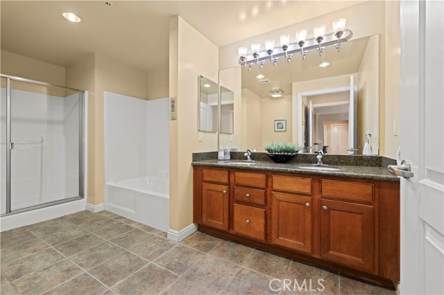 Detail Gallery Image 27 of 45 For 6800 Corbin Ave #104,  Reseda,  CA 91335 - 2 Beds | 2 Baths