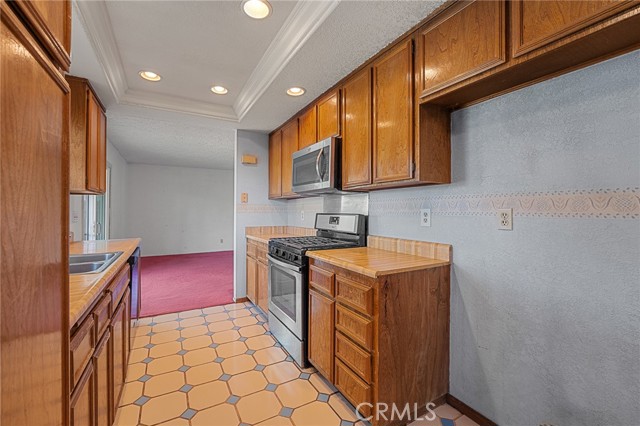 Detail Gallery Image 8 of 36 For 4357 Heather, Chino,  CA 91710 - 4 Beds | 2/1 Baths