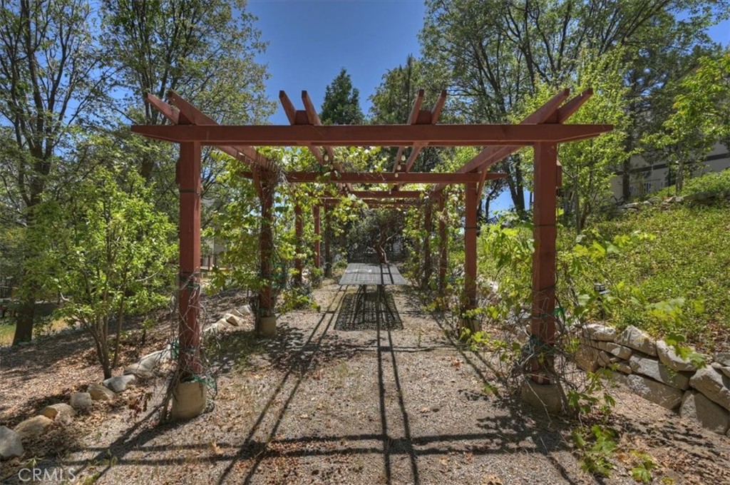 https://media.crmls.org/medias/bcdef5fb-67e7-4ce1-a7f7-390583284c87.jpg?preset=X-Large
