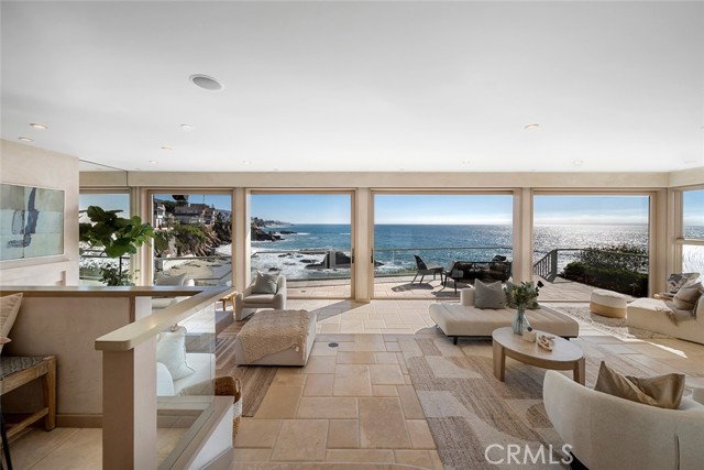 Detail Gallery Image 3 of 74 For 1907 Ocean Way, Laguna Beach,  CA 92651 - 4 Beds | 3/1 Baths