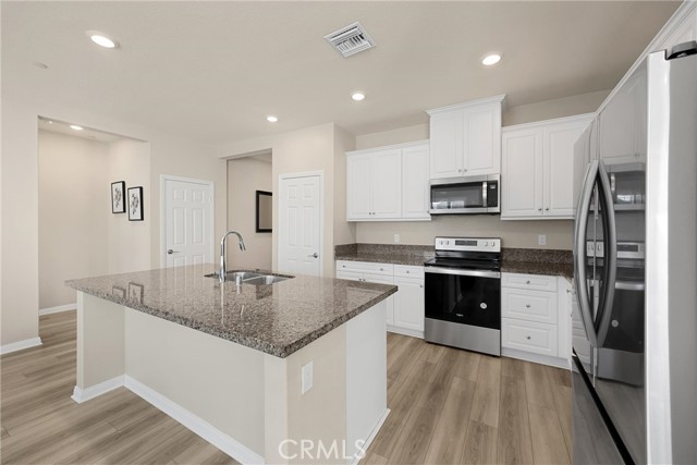 Detail Gallery Image 9 of 24 For 29146 Hondo Ln, Winchester,  CA 92596 - 3 Beds | 2 Baths